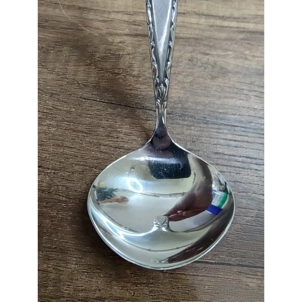 Oneida Venetia stainless Gravy Ladle 7 7/8